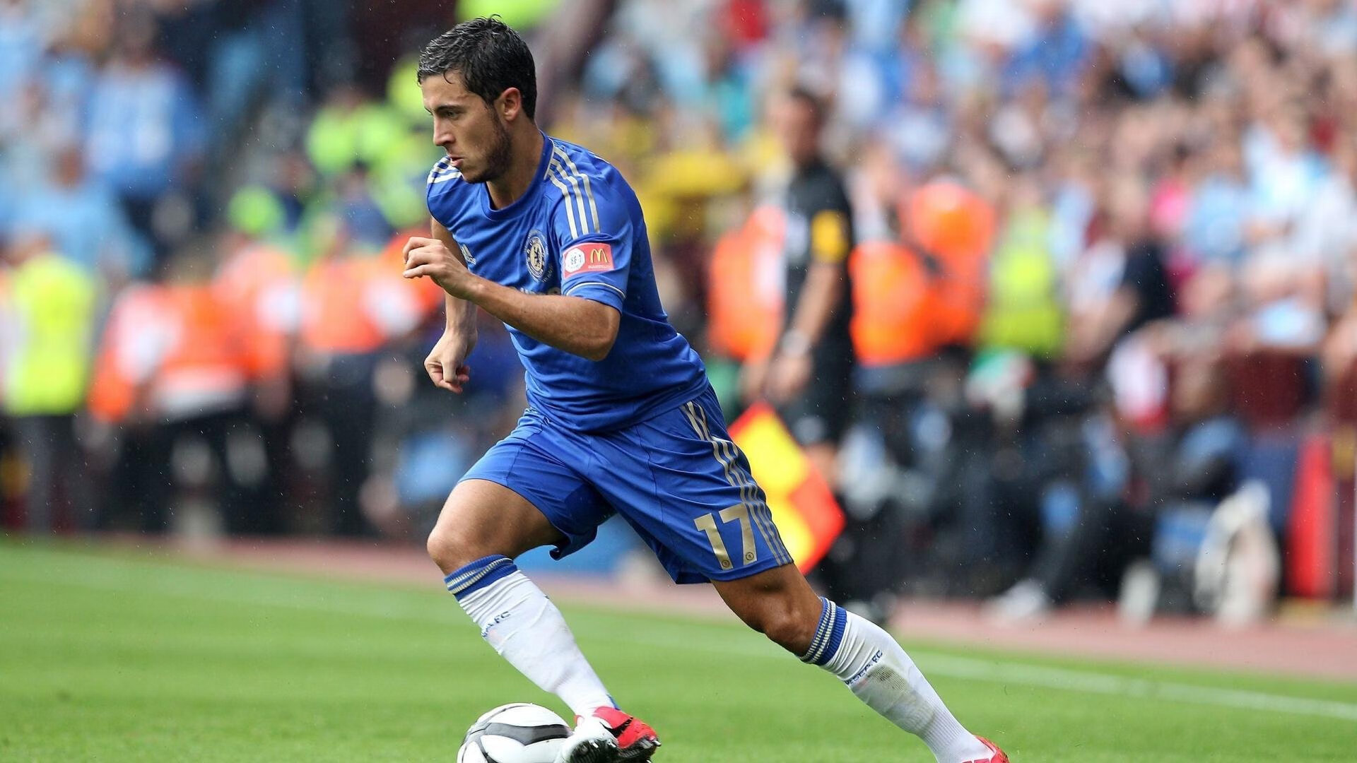 体育跨界合作：F1携手大型品牌联名，f1esports